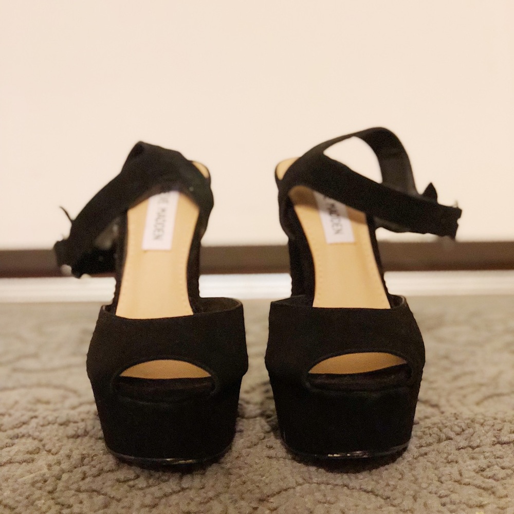 Steve Madden JILLYY Platform Sandal in Black